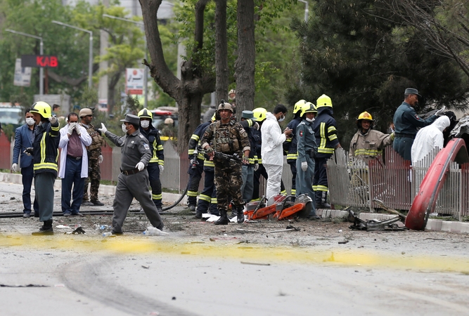 Kabule šalia užsienio pajėgų kolonos sprogo bomba, yra aukų