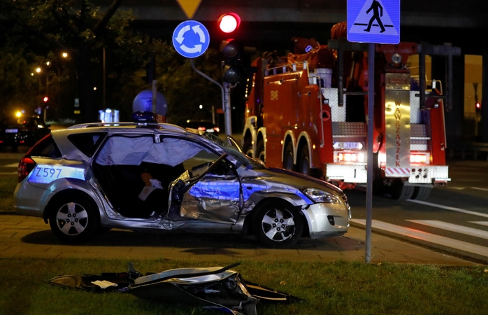 Varšuvoje į avariją pateko NATO generalinio sekretoriaus kortežo automobilis