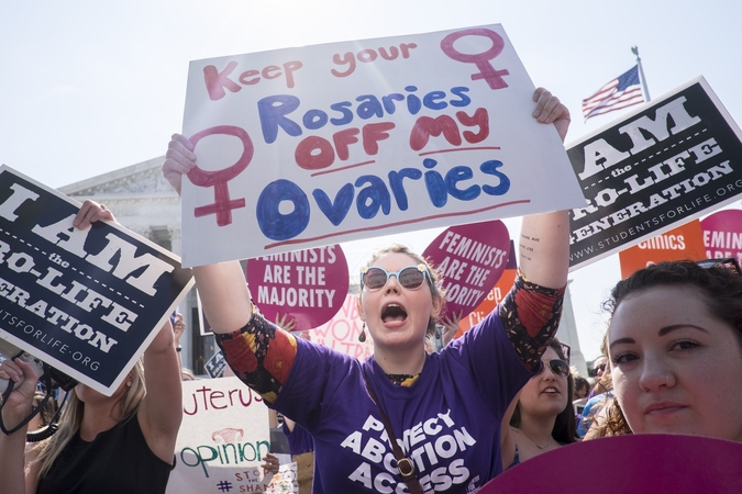 JAV teismas skyrė svarbią pergalę teisės į abortą šalininkams