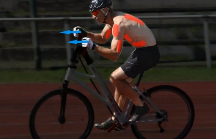 Netikėtas išradimas – dviratis, minamas keturiais pedalais