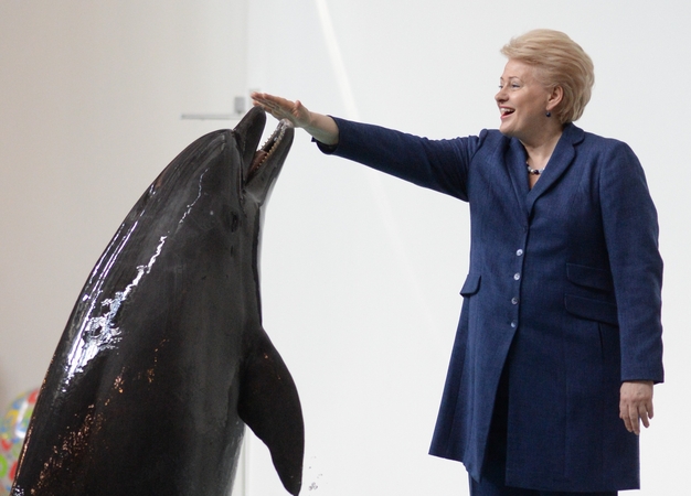 D. Grybauskaitė: delfinų terapija – išskirtinė pagalba negalią turintiems vaikams