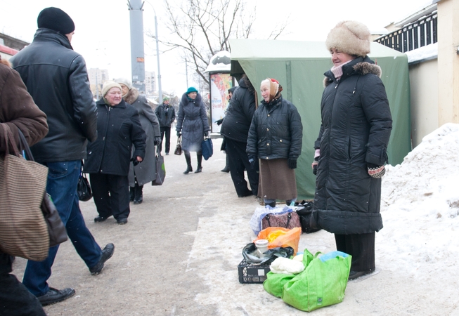 Nelegalūs prekeiviai turgaus pašonėje nepatikimi?