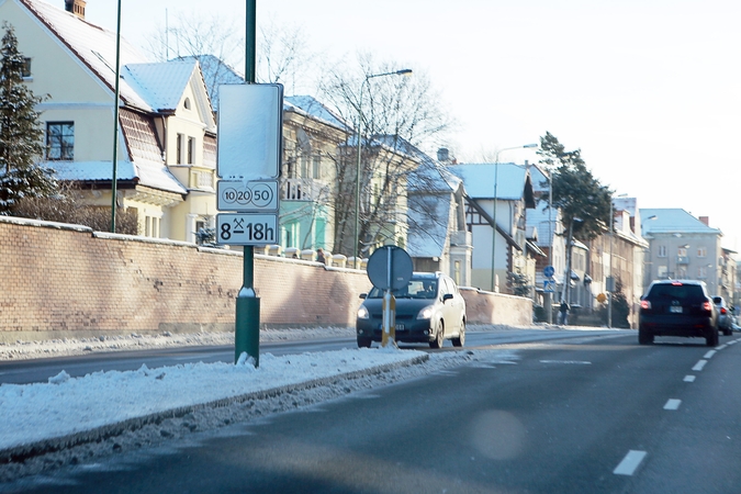 Kelio ženklai uostamiestyje pasislėpė sniege