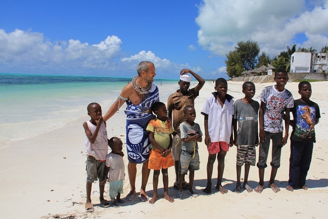 Tanzanijoje G. Savickas atidarė visas savo „čakras“ ir tapo žmogumi - "magnetu"