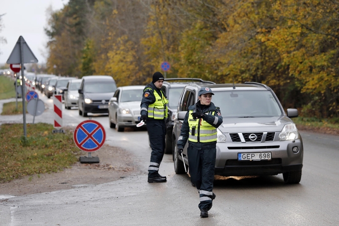 Vėlinių laikotarpiu šalia Vilniaus kapinių bus laikinų eismo ribojimų