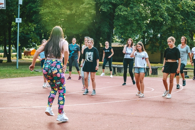 Tikslas: dalis renginių bus skirti sveikai gyvensenai stiprinti ir skatinti, daugiau sportuoti.
