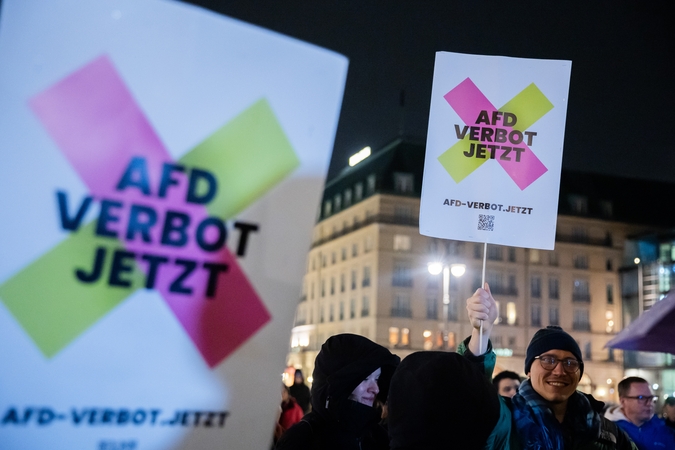 Apklausa: nedidelė dauguma vokiečių mno, kad tradicinės partijos galėtų dirbti su AfD
