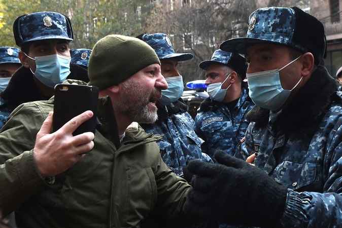 Armėnai toliau protestuoja prieš N. Pašiniano vyriausybę