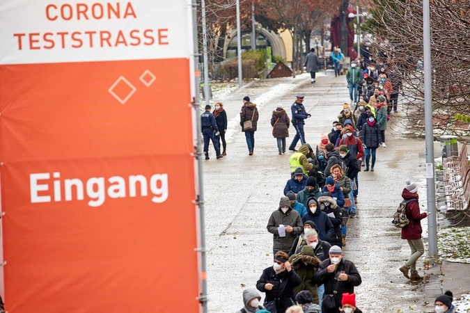 Austrija atidaro mokyklas ir parduotuves