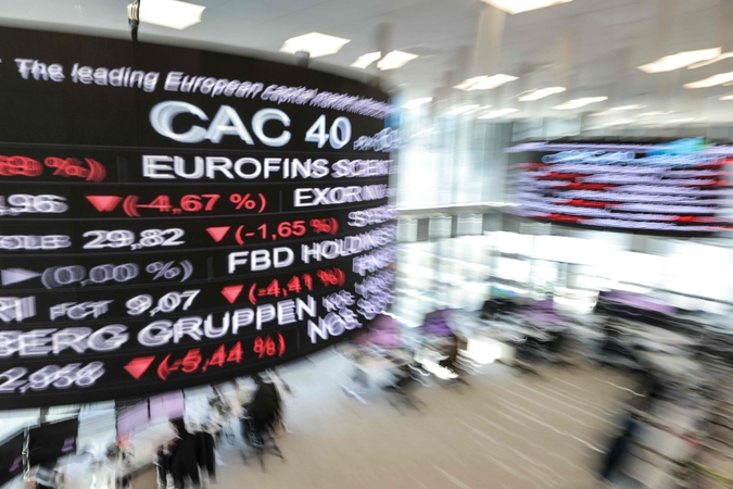 Europos akcijų rinkos JAV muitų įsigaliojimą pasitiko „raudonai“