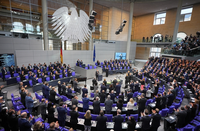 Vokietijos parlamente kilo priešrinkiminiai ginčai dėl migracijos ir saugumo
