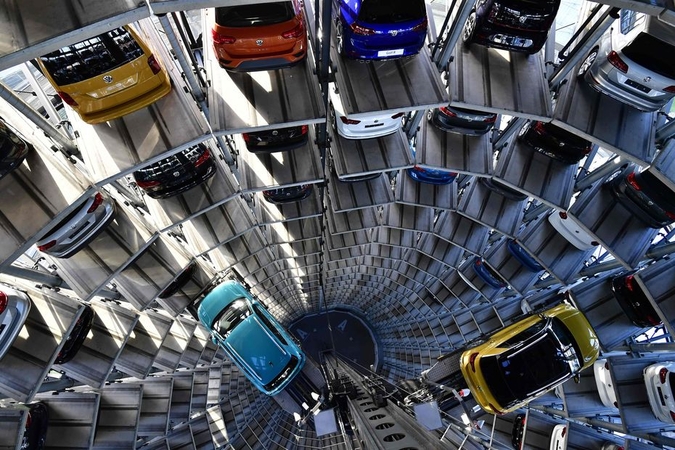 Vokietijos automobilių rinka pernai patyrė istorinį nuosmukį