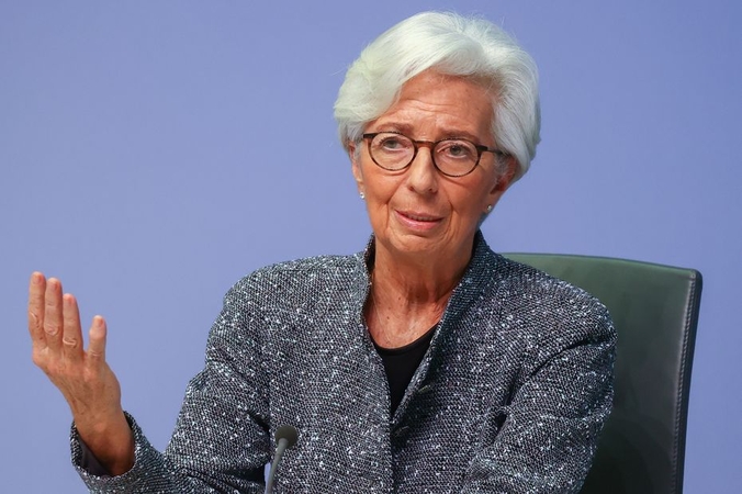 ECB vadovė įspėjo dėl „netolygaus“ atsigavimo, nepaisant gerų žinių apie vakciną