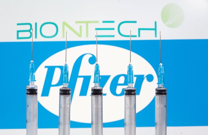  „Pfizer“ ir „BioNTech“ kreipiasi dėl leidimo naudoti vakciną nuo koronaviruso JAV