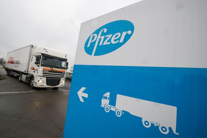 „Pfizer“ iki metų pabaigos pagamins 50 mln. vakcinos dozių