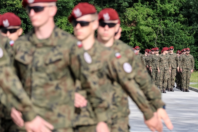 Lenkija neplanuoja siųsti karių į Ukrainą