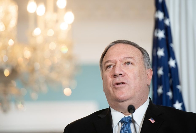 Nepaisant rekordinių COVID-19 skaičių, M. Pompeo į priėmimą pakvietė 900 svečių