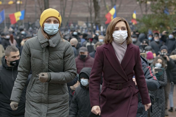 Moldovoje tūkstančiai protestuotojų reikalavo pirmalaikių parlamento rinkimų