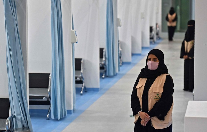 Saudo Arabija pradėjo skiepijimą nuo koronaviruso