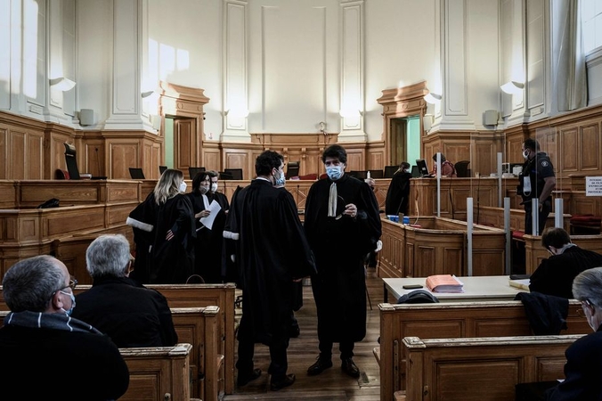 Prancūzijoje buvęs chirurgas nuteistas didžiulio masto pedofilijos byloje