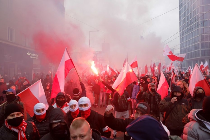 Varšuvoje per Nepriklausomybės eitynes nukentėjo 35 policininkai