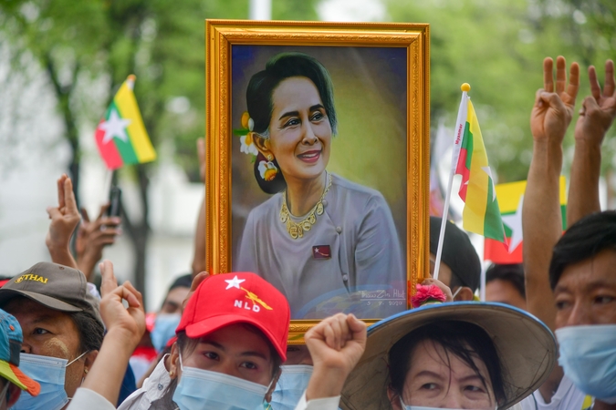 Aung San Suu Kyi advokatas kalba apie lemiamą kovą dėl demokratijos Mianmare