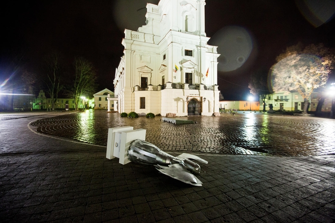 Vėjas išvertė angelą