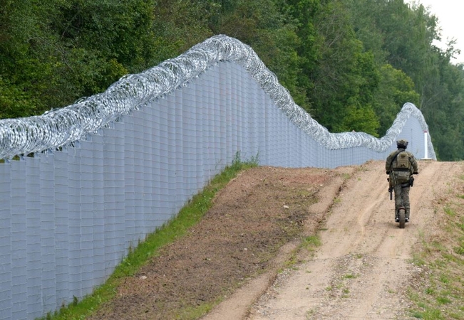 R. Liubajevas sako, kad jį stebina neteisėtų migrantų srautai į Latviją