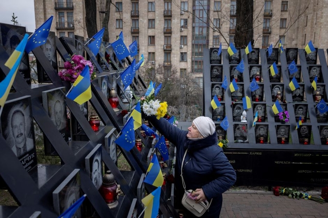 ES pareigūnai per Maidano metines pareiškė paramą Ukrainai