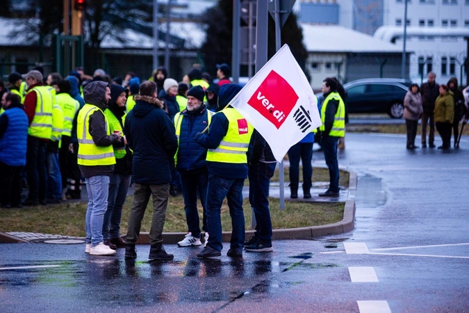 Frankfurto ir Miuncheno oro uostuose prasideda 27 valandų trukmės streikas