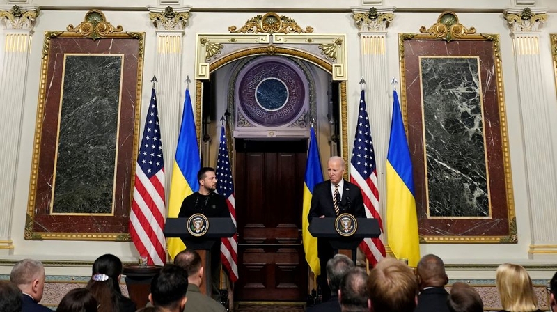 Kremlius: JAV provokuoja Ukrainą tęsti karą