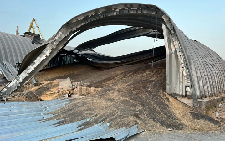Ukrainos gubernatorius: Rusijos drono ataka smogė Odesos grūdų infrastruktūrai