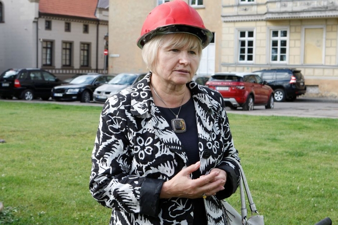 Priesaika: po penkerių metų pertraukos į miesto tarybą sugrįš socialdemokratų atstovė L. Petraitienė, kuri turėtų prisiekti lapkričio 28-ąją, tarybos posėdžio metu.