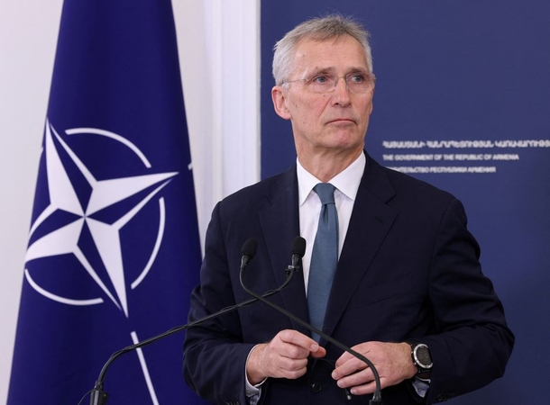 NATO vadovas siūlo 100 mlrd. eurų fondą Ukrainai apginkluoti