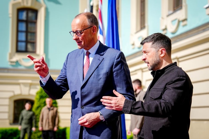 Merzas žada padaryti viską, kad nebūtų atgaivintas „Nord Stream 2“ projektas (atnaujinta)