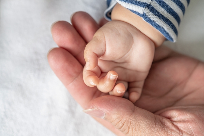 Vyriausybė: vienkartinė išmoka gimus vaikui turėtų didėti