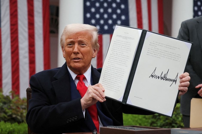 Trumpas paskelbė naujus tarifus: kokie jie bus?