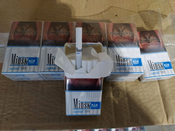 Dekoratyvinio akmens krovinyje – daugiau nei 160 tūkst. eurų vertės kontrabandinės cigaretės