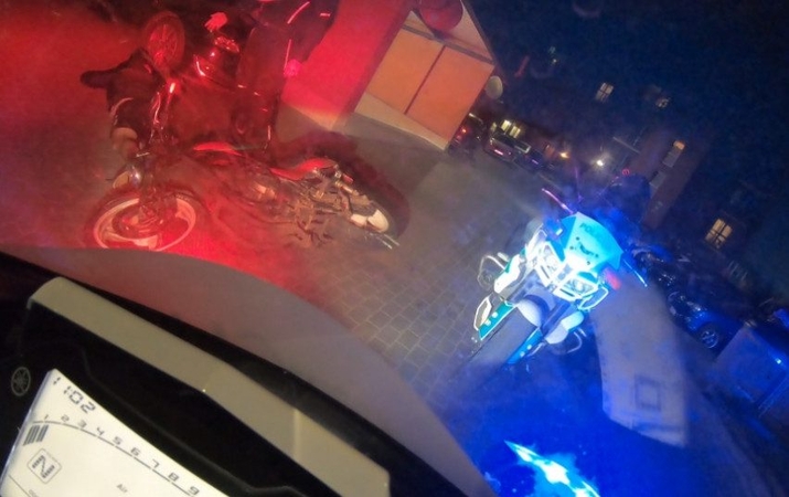 Daugiau detalių apie nepilnamečio motociklininko gaudynes: skriejo dideliu greičiu, išgąsdino moterį