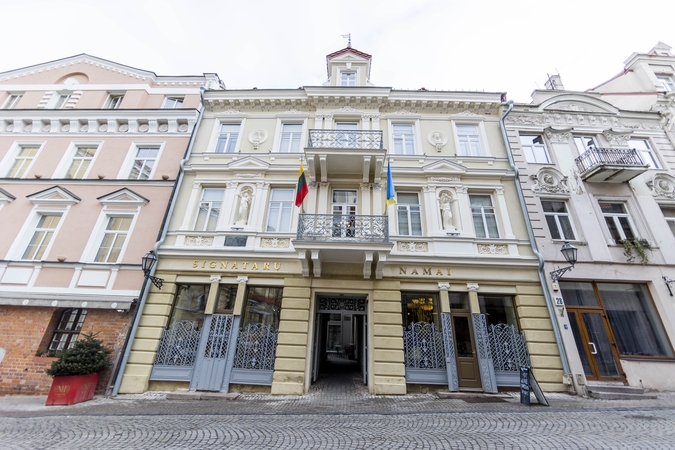 Restauravus Signatarų namų fasadą, lankytojams atveriamas istorinis balkonas