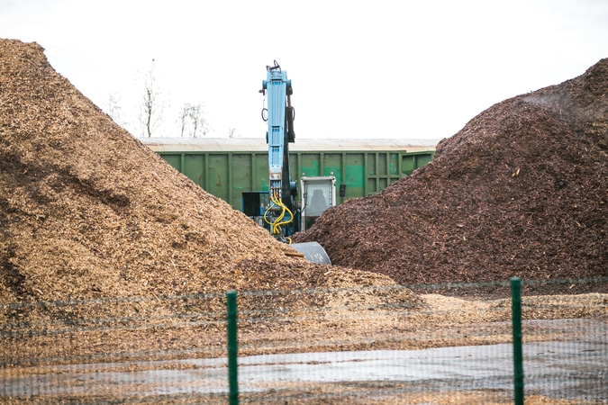 Situacija: biokurą deginantiems šilumos tiekėjams kol kas keblu iš anksto įsigyti jo atsargų.