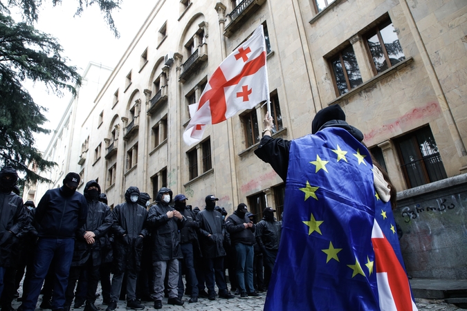 Sakartvele, nepaisant protestų, priimtas „užsienio įtakos“ įstatymas.