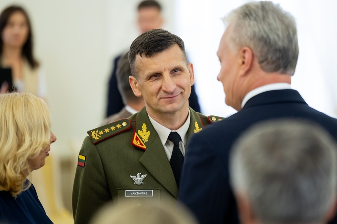 R. Vaikšnoras.