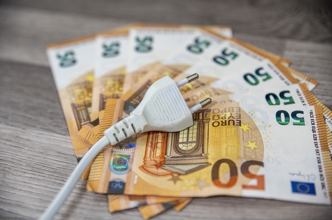 LEA: galutinis vartotojas mūsų šalyje už elektrą kovą mokėjo mažiau nei ES 