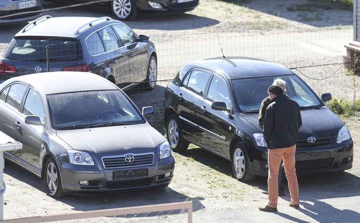 Lietuvoje naudotų automobilių aktyviau ieško ukrainiečiai: jiems rūpi vienintelis kriterijus