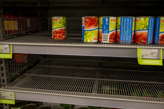 Tuščios lentynos neramina ūkininkus: neturi, ką vežti į Ukrainą