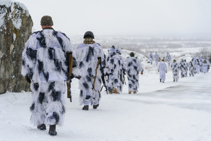 Ukrainos prezidentas paragino Vakarus nekelti panikos dėl Rusijos karių telkimo