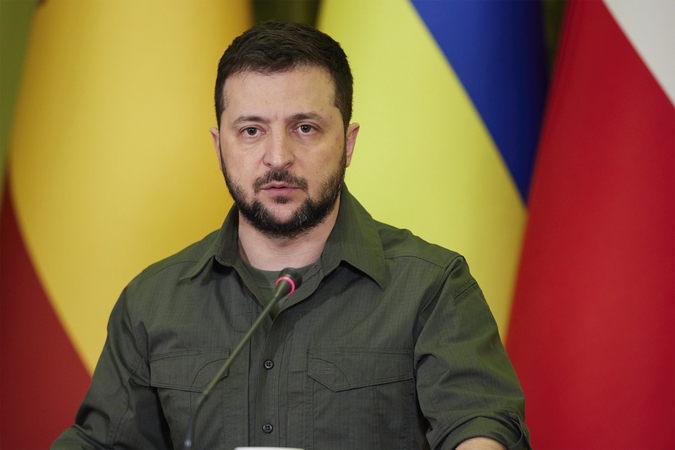 V. Zelenskis kreipėsi į ukrainiečius: sukurkite okupantams kuo daugiau problemų