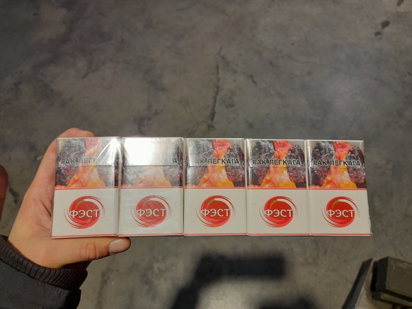 Medžių plokščių siuntoje – beveik 1 mln. eurų vertės cigarečių kontrabanda