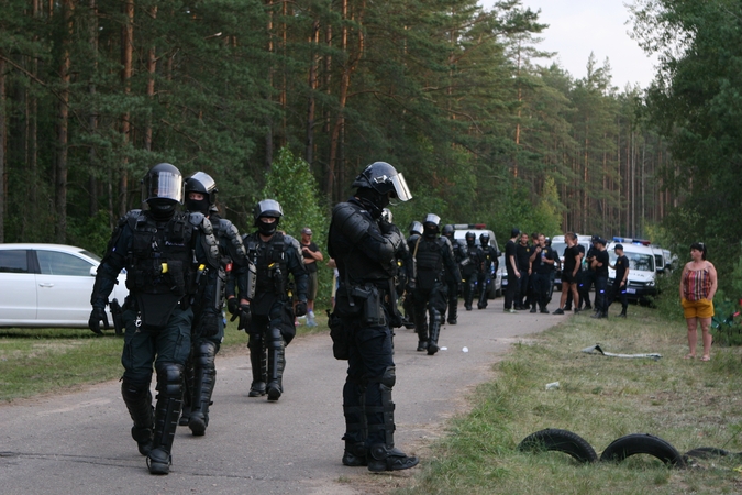 Pradėtas ikiteisminis tyrimas dėl riaušių migrantų stovykloje Rūdninkuose